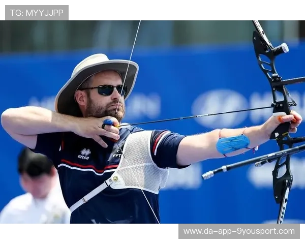 法国反曲弓选拔赛中，巴蒂斯特·阿迪斯和莉莎·巴贝林表现出色